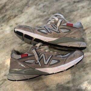 New Balance 990 v4 limited edition Red label size 7.5